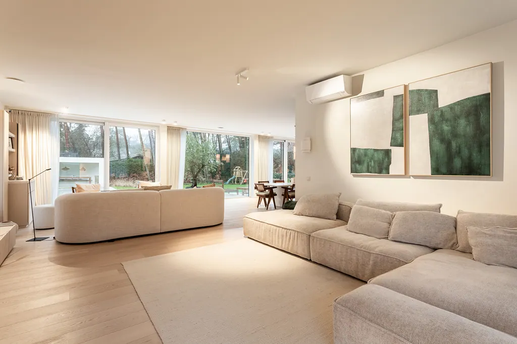 Rideaux et matières douces dans un véritable intérieur Uptone.